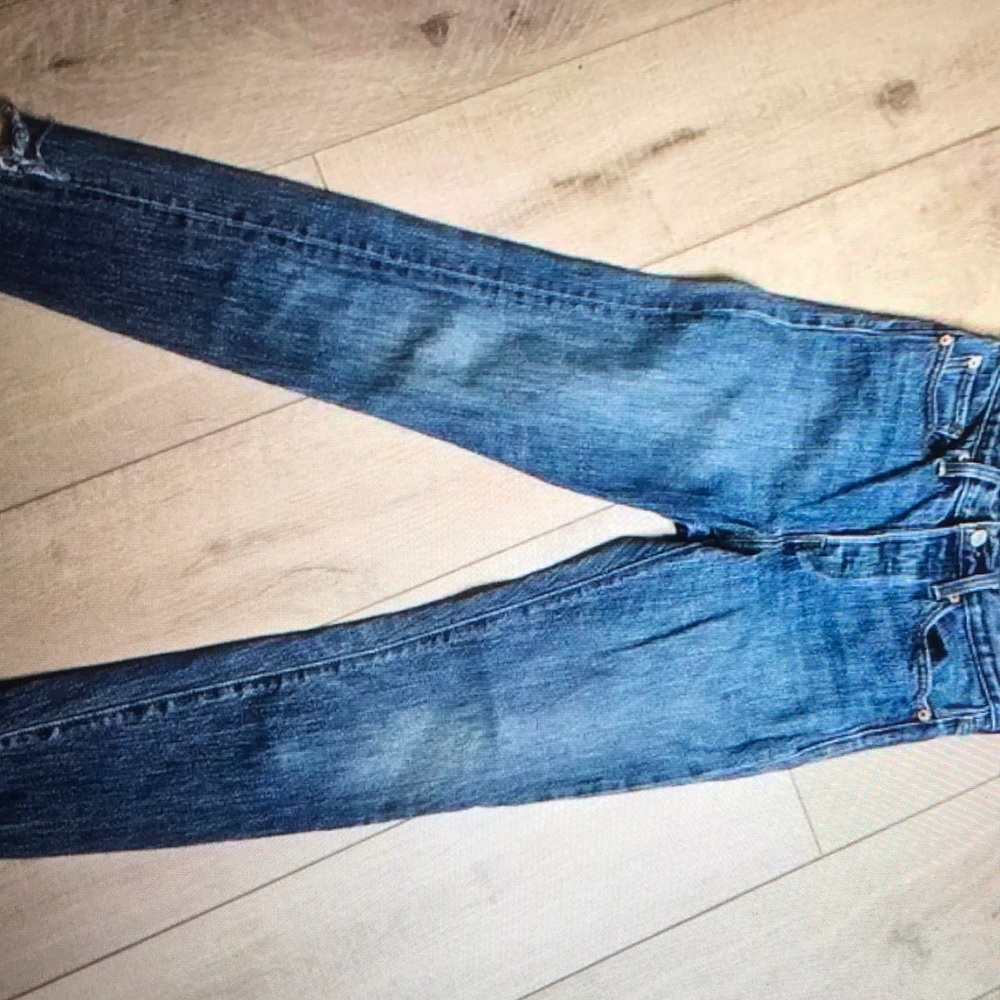 Levi’s Women’s white Oak cone Denim Jeans Buttonfly Raw Hem straight leg